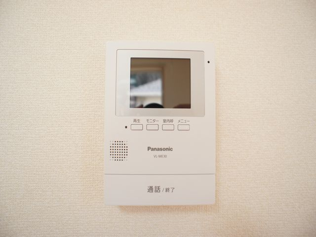 【セキュリティ】 | ヴィヴァーチェF | 訪問者の確認ができるTVドアホン付きです♪