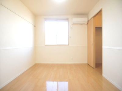 【寝室】 | ヴィヴァーチェF | 清潔感のあるきれいな洋間です♪