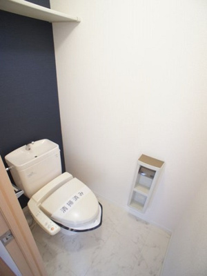 【トイレ】 | ヴィヴァーチェF | 温水洗浄暖房便座機能付きです♪