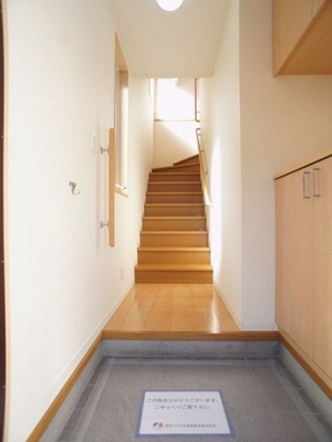 【玄関】 | ヴィヴァーチェF | たくさん収納できるシューズボックスが付いています♪