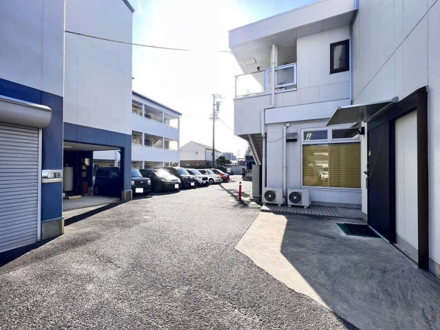 STクレードルビルの駐車場