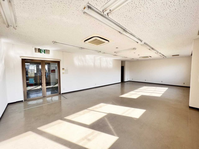 STクレードルビルのロビー