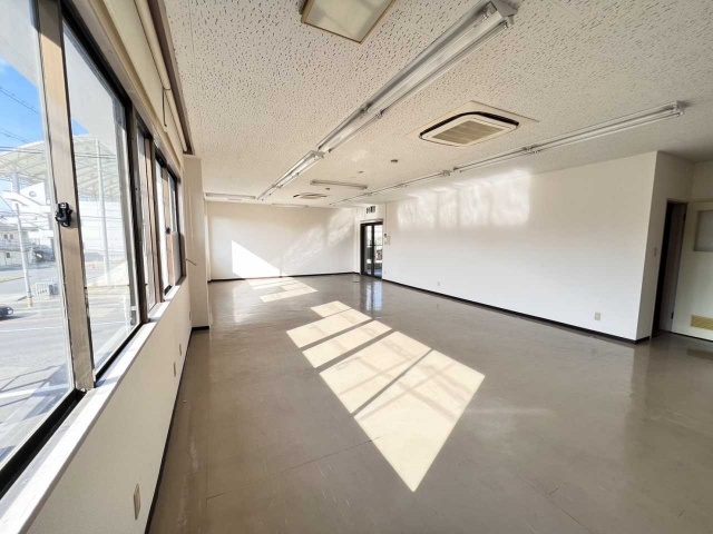 STクレードルビルのロビー