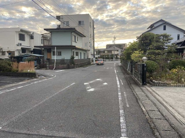 ハピネス山之手の駐車場