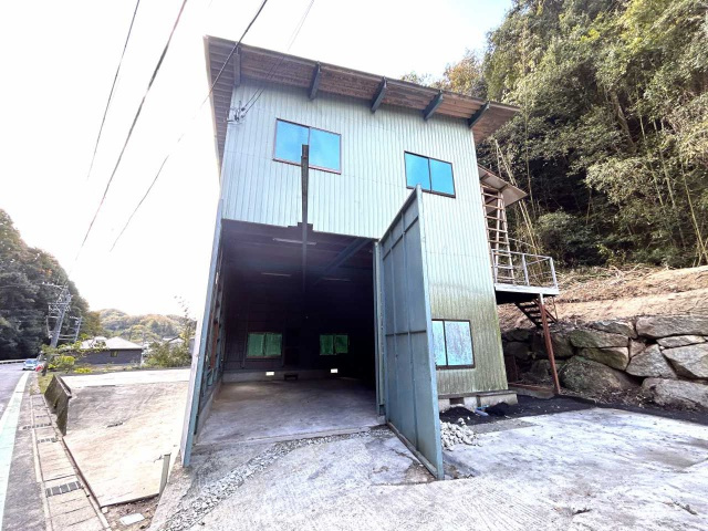 上高町前通り貸倉庫