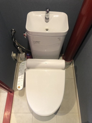 【トイレ】 | ロイヤルコープ博多 | 別号室の写真になります。現況優先。