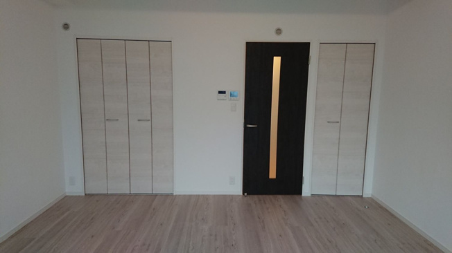 【セキュリティ】 | リバティR天神 2 | 別号室の写真になります。現況優先。