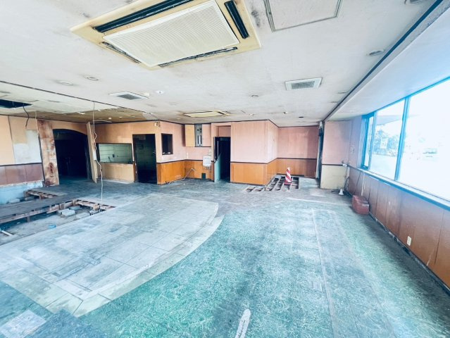 センチュリー太子の内装