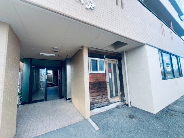 センチュリー太子のエントランス