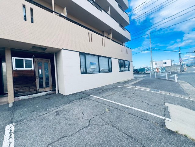 センチュリー太子の駐車場