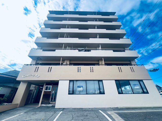 センチュリー太子の外観