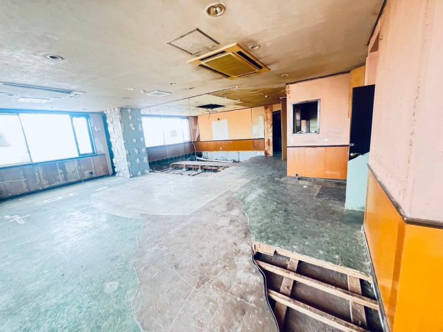 センチュリー太子の内装