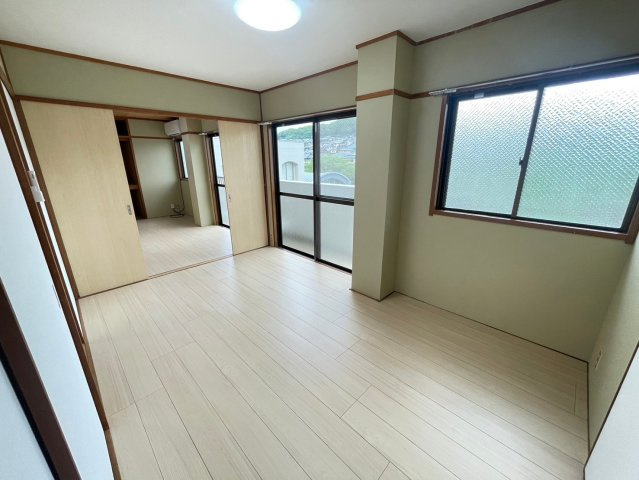 第一池田ビルの洋室
