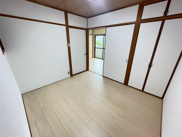 第一池田ビルの洋室