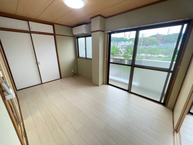 第一池田ビルの洋室