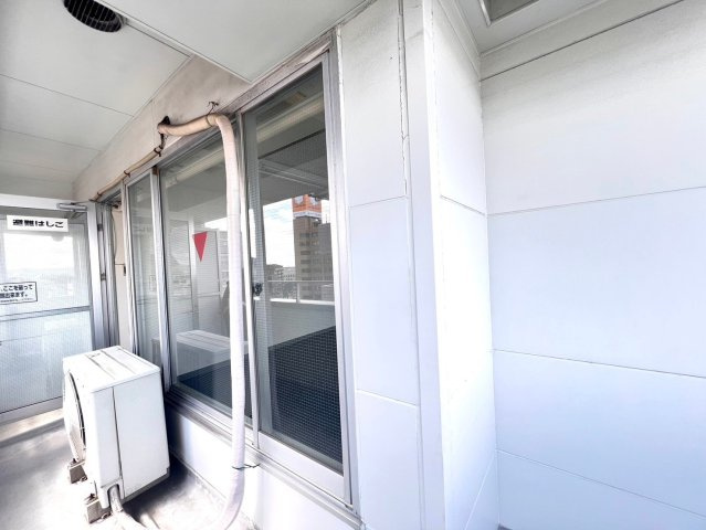 御幸本町 カトレヤビルのバルコニー