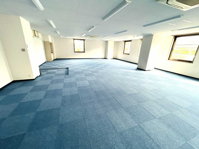 西町 金井ビルのロビー