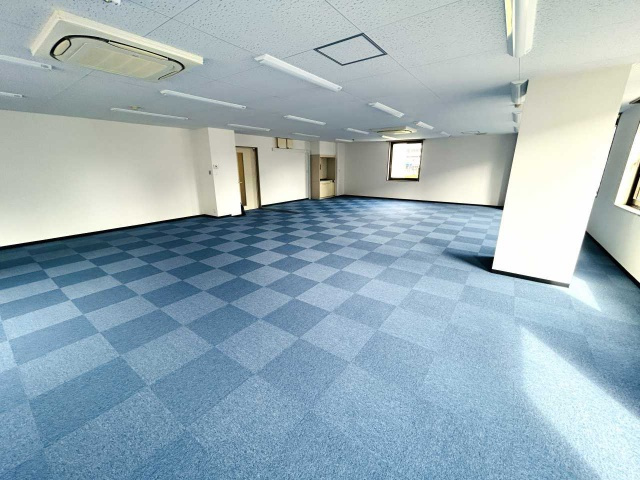 西町 金井ビルのロビー
