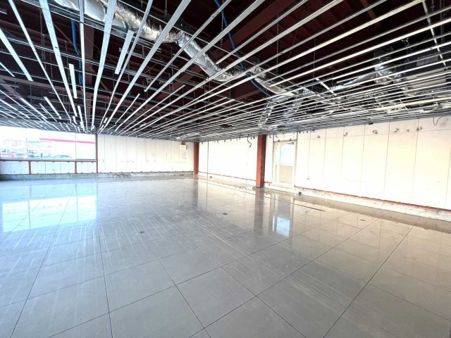 ピボット東浦森岡店舗のロビー