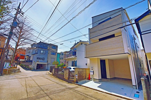 【宮崎台新築戸建】LDK22帖+4部屋の画像