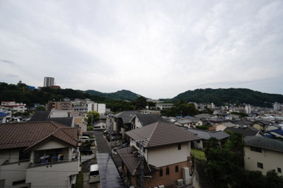 【展望】 | 【上質リフォーム】エルコンセ牛田旭 | 【四季を感じる】
四季の移ろい・爽やかな青空や風を感じられ
自然を愉しめるパノラマビュー。
毎日の暮らしに余裕を感じさせてくれる、
遮る物の無い開放的な眺望を是非、ご堪能ください。
