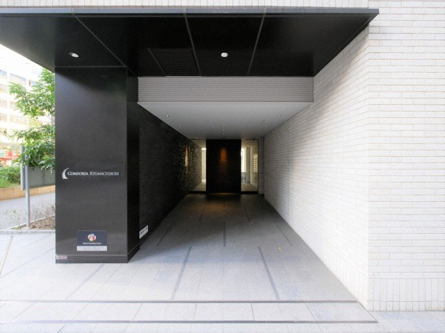 コンフォリア京町堀のエントランス