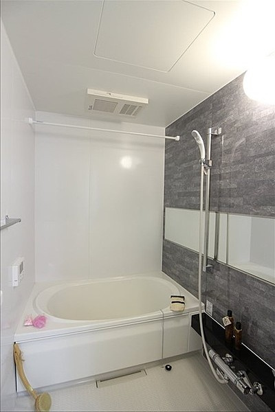 シャーメゾン桜川の浴室