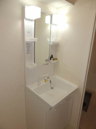 シャーメゾン桜川の独立洗面台