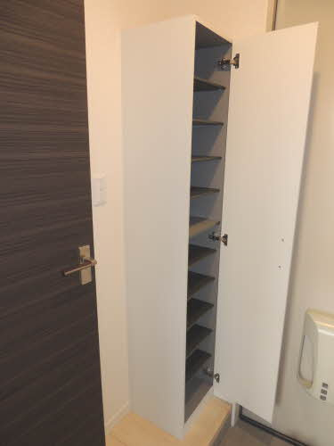 シャーメゾン桜川の玄関