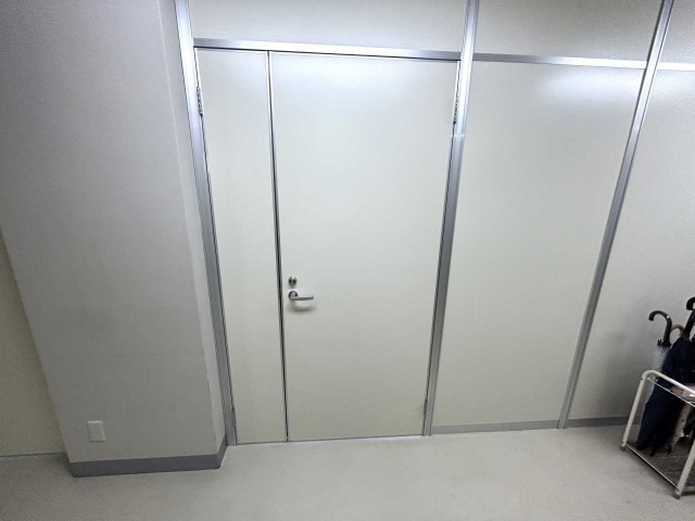 西山地産ビル 西側  一区画の周辺