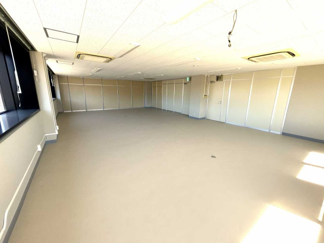 西山地産ビル 西側  一区画の内装