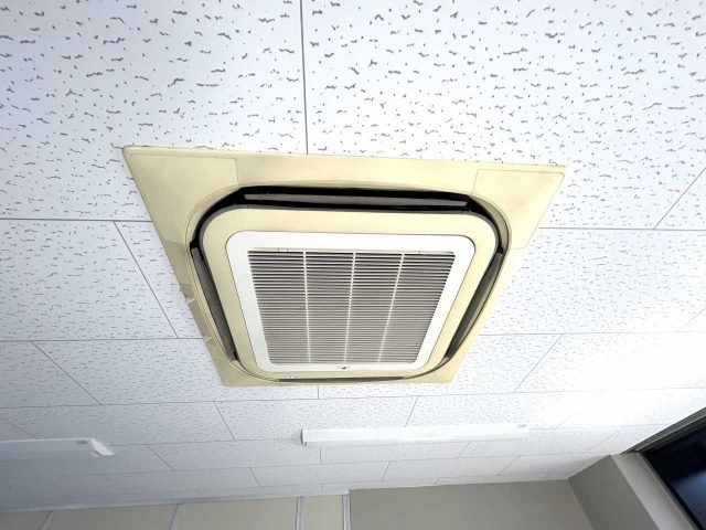 西山地産ビル 西側  一区画の設備