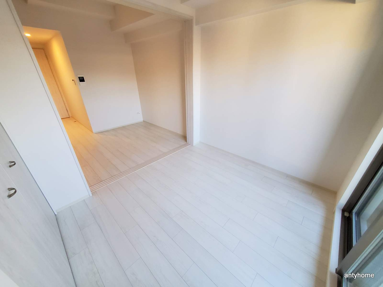 エスリードレジデンス江坂垂水町 仲介手数料無料の居間・リビング