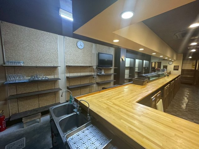朝日町　居抜店舗の内装