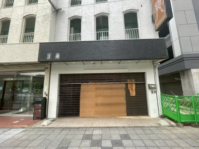 朝日町　居抜店舗の外観
