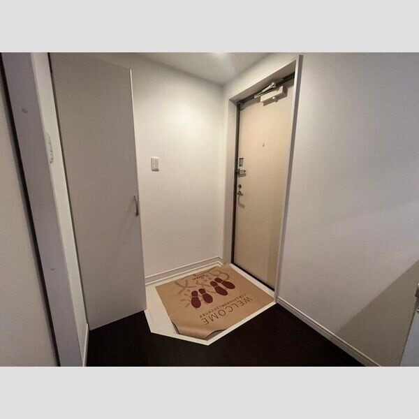 リヴェールメゾンの玄関