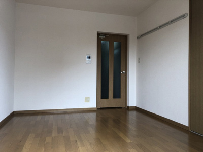 【居間・リビング】 | アルファウイング薬大前 | 別号室の写真になります。現況優先。