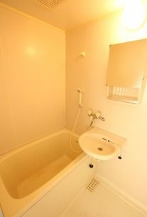 【洗面所】 | ラフォーレ松山 | 別号室の写真になります。現況優先。