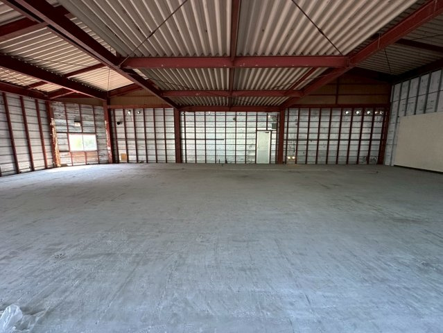 上之山三丁目店舗の内装