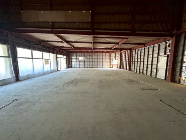 上之山三丁目店舗の内装