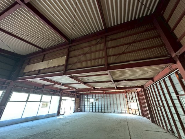 上之山三丁目店舗の内装