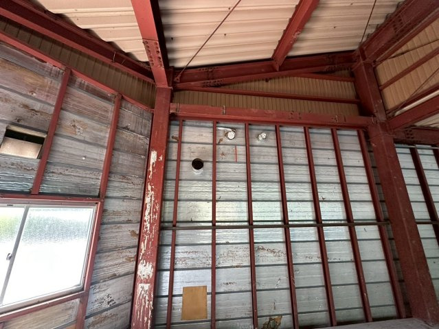 上之山三丁目店舗の内装