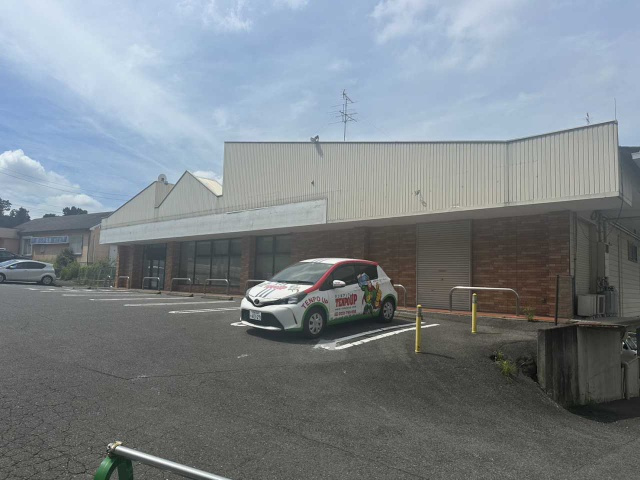 上之山三丁目店舗の外観