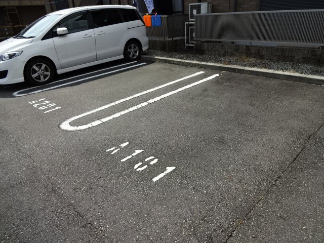 コンフォートテクノⅡの駐車場