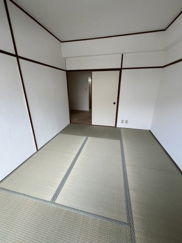 橋爪ビルの和室|(参考）同マンション他部屋の写真
