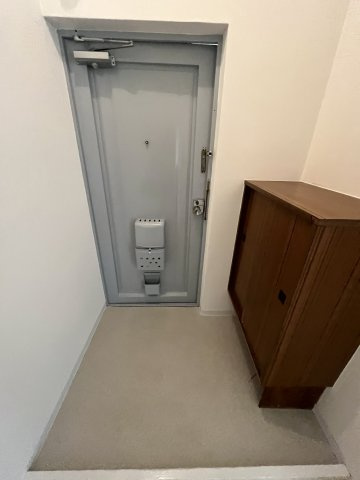 橋爪ビルの玄関|(参考）同マンション他部屋の写真