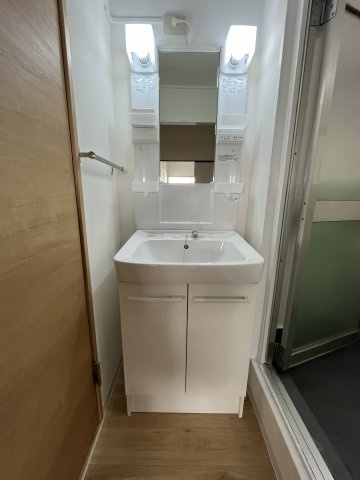 橋爪ビルの独立洗面台|(参考）同マンション他部屋の写真