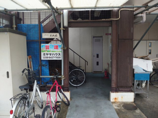 【エントランス】