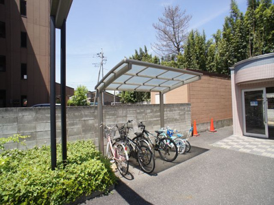 【その他共用部分】 | リクラス・ハイツパルソー | 屋根付きの駐輪場があります♪