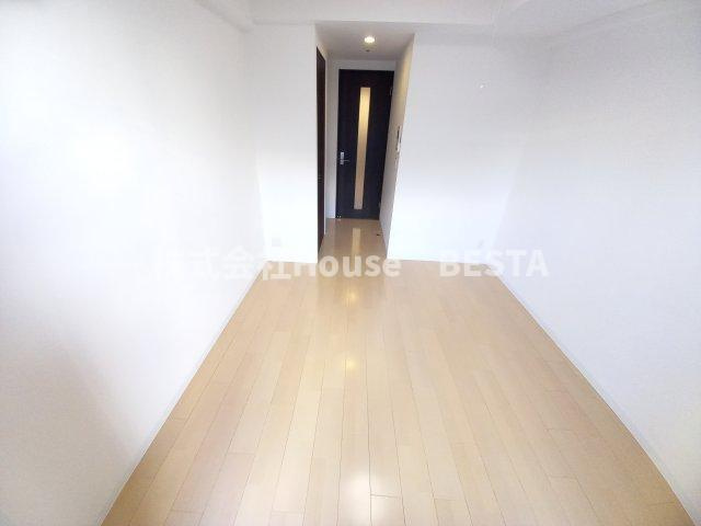 エステムプラザ神戸三宮ルクシアの洋室